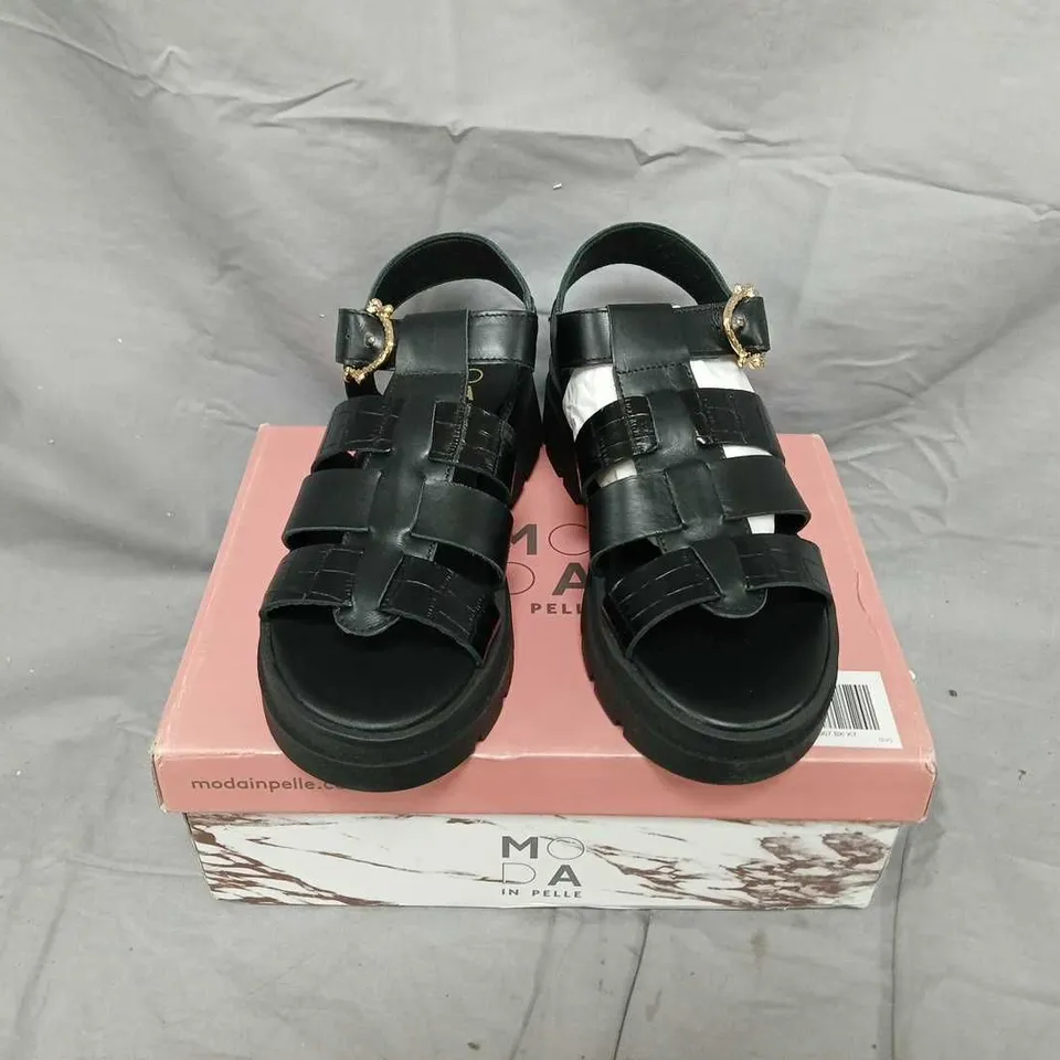 Moda in Pelle Obsidian Black Leather Chunky Fisherman Sandals – Women's, UK7 (EU40)