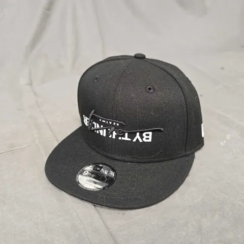 NEW ERA BLACK CAP 