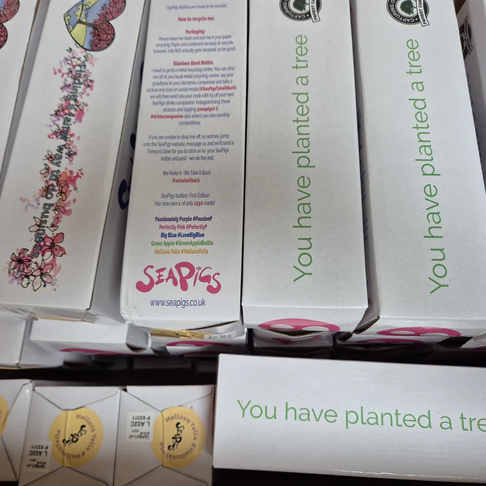 BOX OF APPROXIMATELY 30 SEAPIGS WATER BOTTLES IN YELLOW
