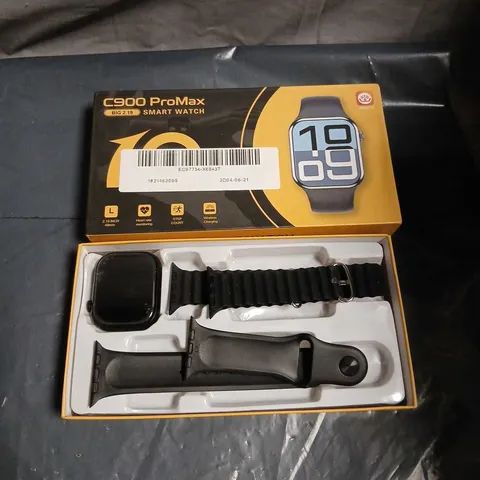 C900 PROMAX SMART WATCH – BOXED WITH SPARE BANDS