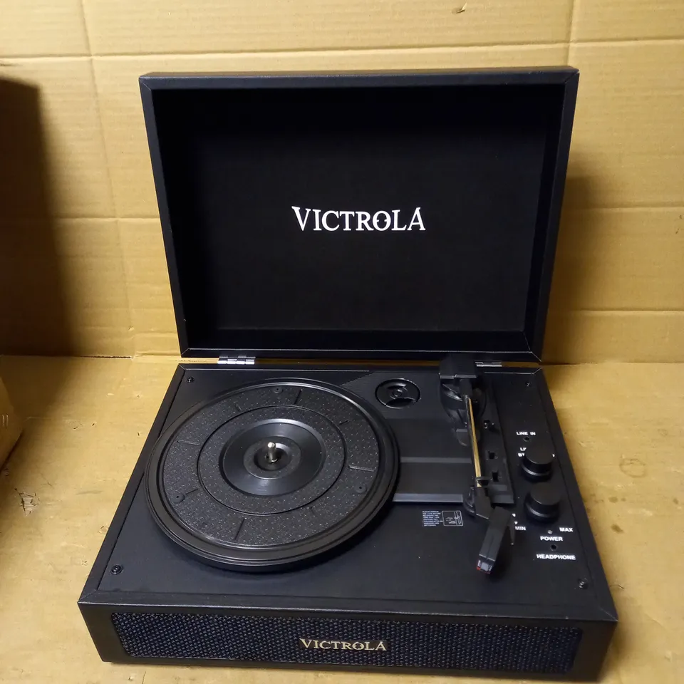VICTROLA PREMIUM 3-SPEED BLUETOOTH SUITCASE RECORD PLAYER - BLACK