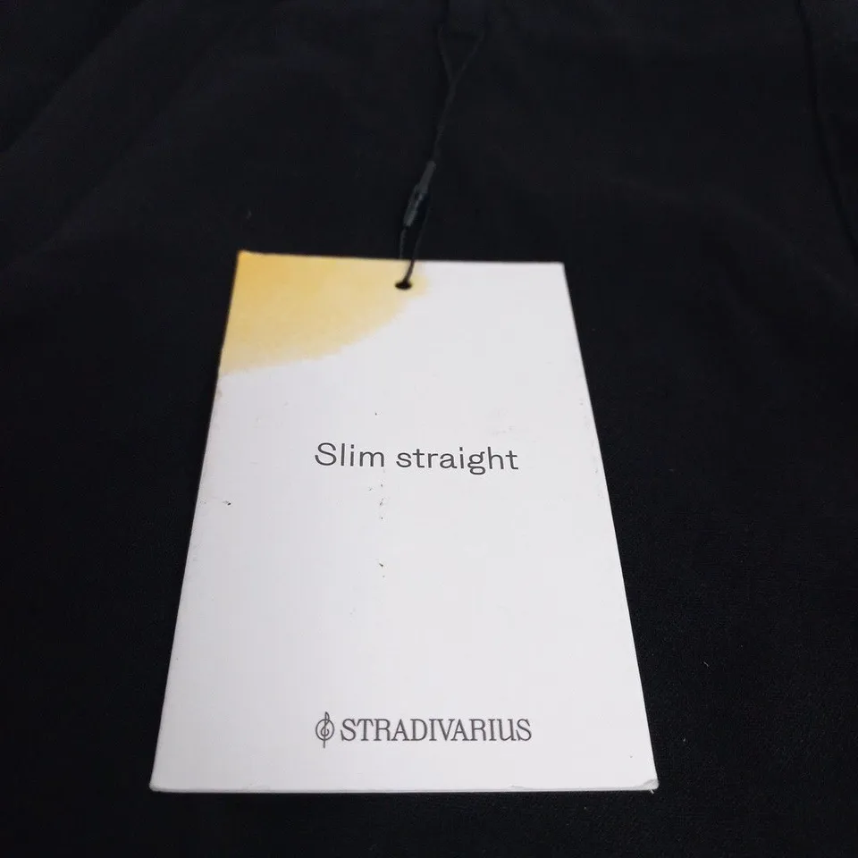 STRADIVARIUS SLIM STRAIGHT TROUSERS – BLACK – UK 10