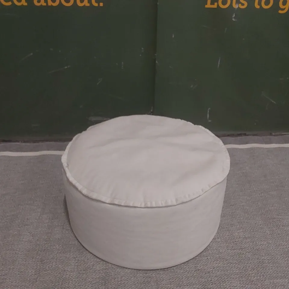 QUALITY EX-SHOWROOM BEAN-BAG POUFFE UPHOLSTERED IN SOFT OFF-WHITE FABRIC 