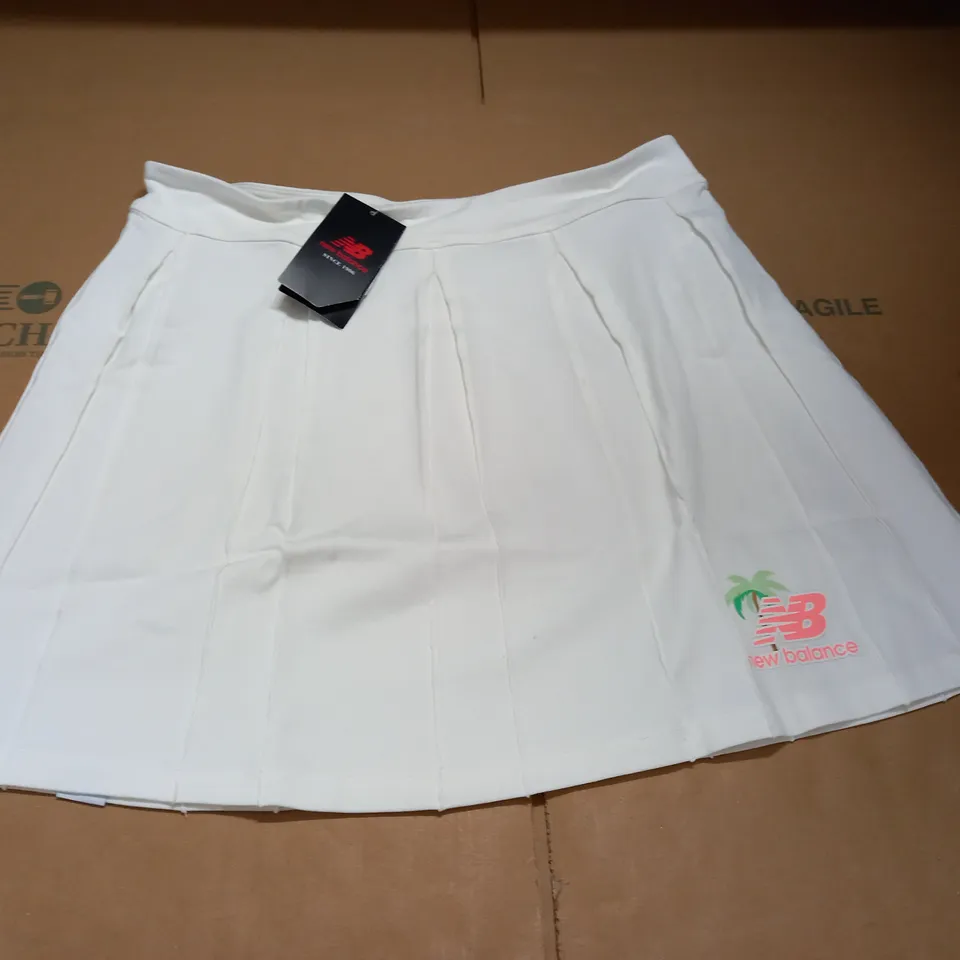 NEW BALANCE WHITE TENNIS SKIRT - XL