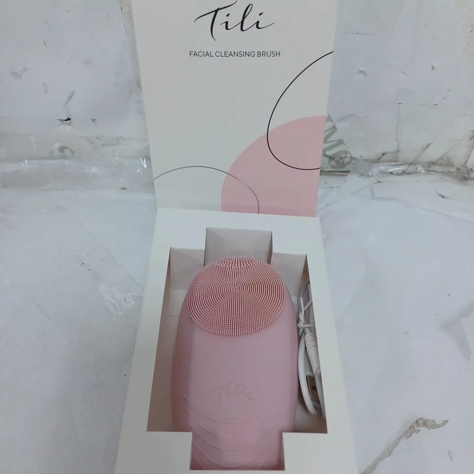 BOXED TILI FACIAL CLEANSING BRUSH LIGHT PINK