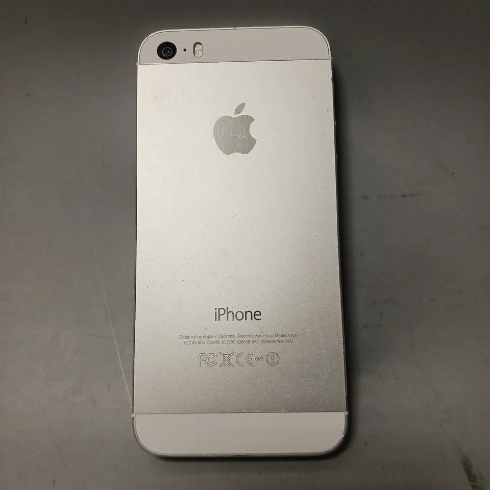 APPLE IPHONE 5S IN SILVER 