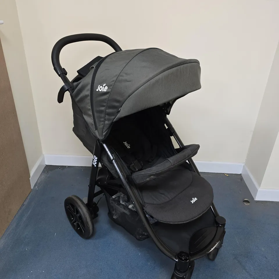 JOIE PUSHCHAIR