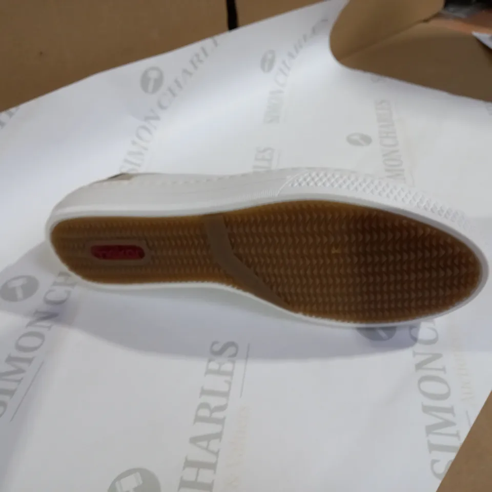 RIEKER WHITE AND BROWN SHOES SIZE 6