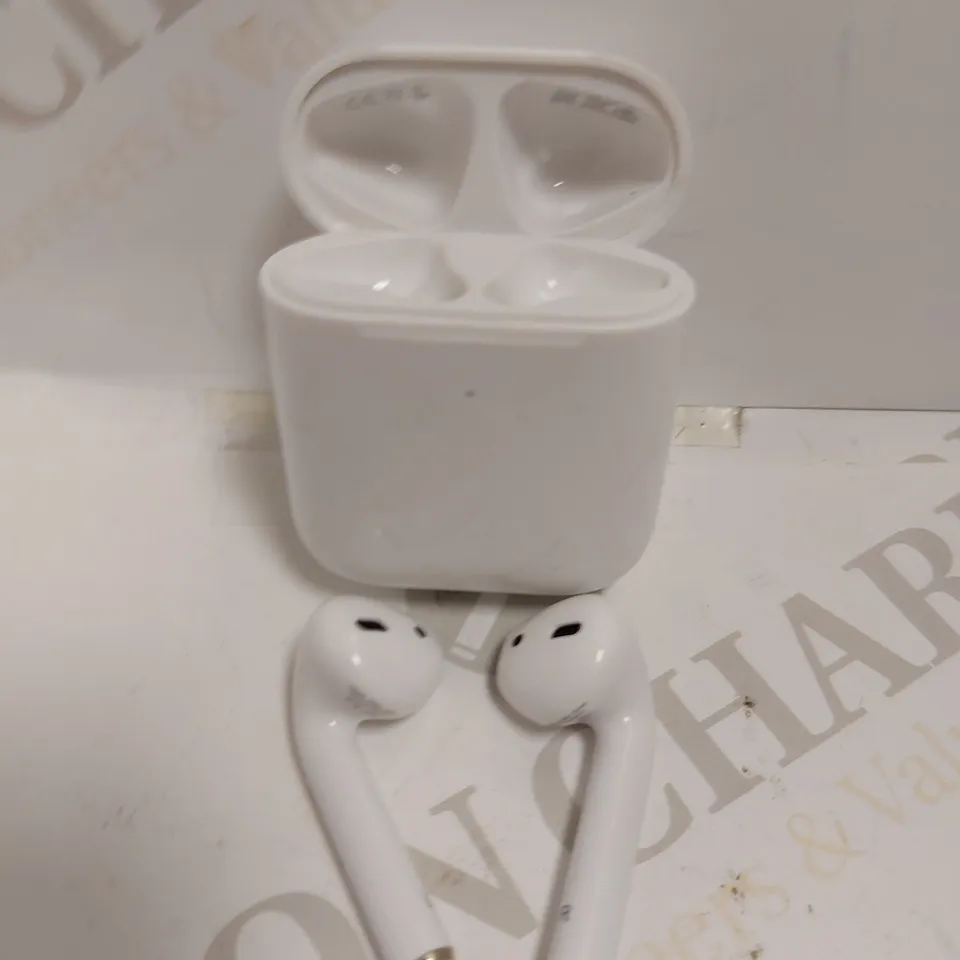 APPLE AIRPODS - 2ND GENERATION