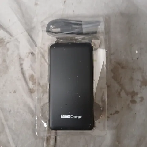 TECHCHARGE POWER BANK 5000MAH BONUS PACK WITH LIGHTNING CABLE (BOXED)