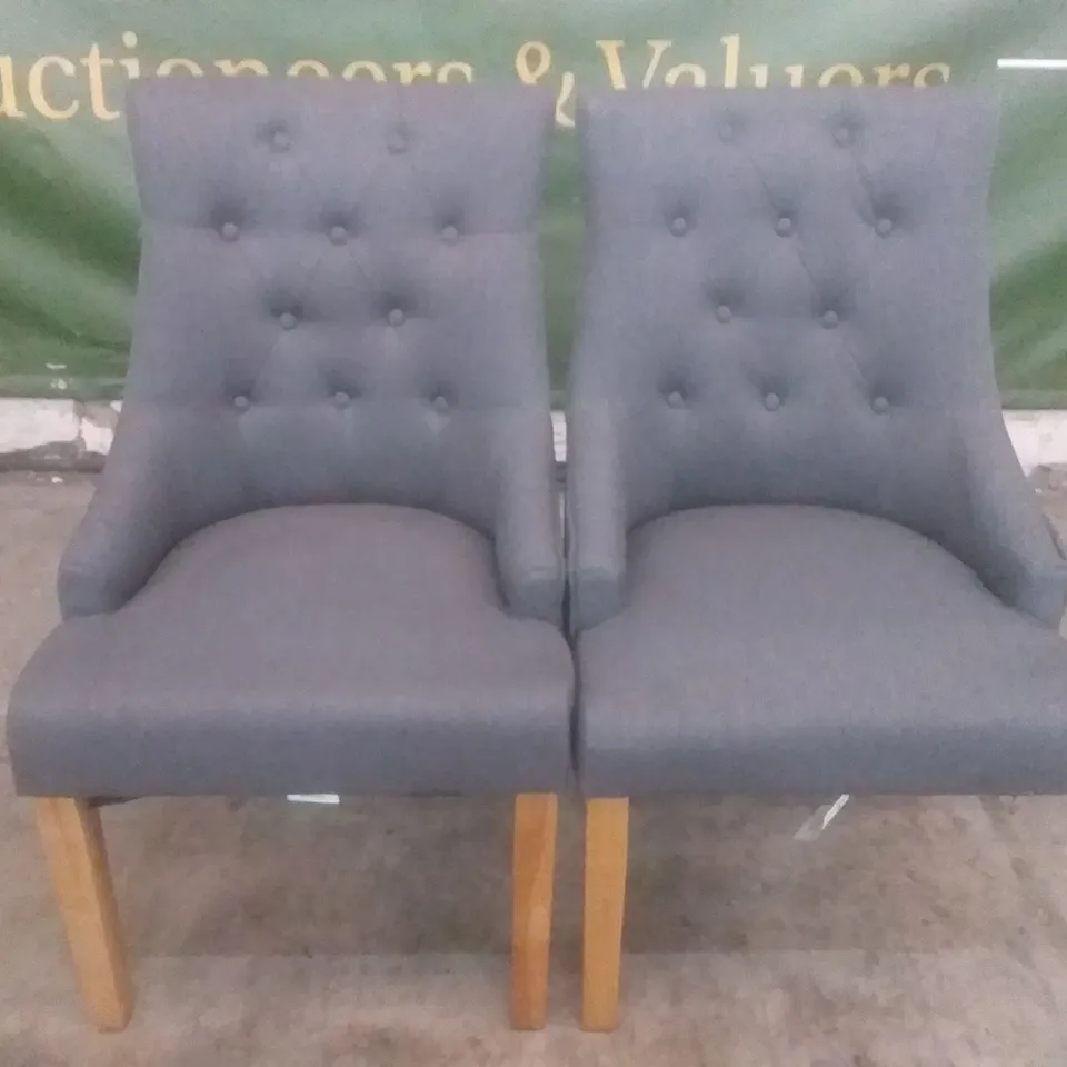 SET OF 2 DESIGNER DUKE SLATE FABRIC BUTTON BACK DINING CHAIR (OAK LEG)