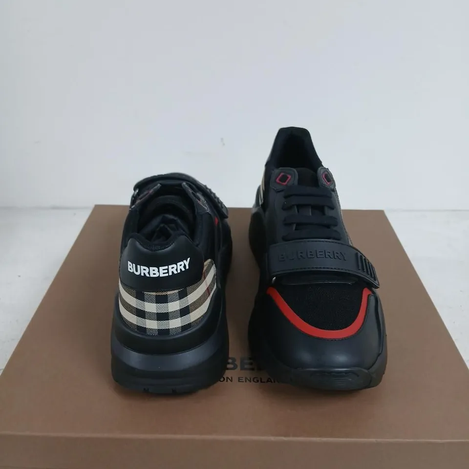 BURBERRY LOW TOP SNEAKER – BLACK, UK 8 (EUR 42)