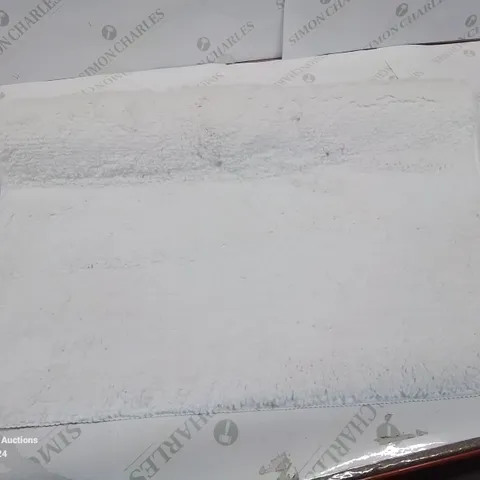 BRAND NEW PACO HOME 750 WHITE LAGOS RUG SIZE 70CM X 120CM
