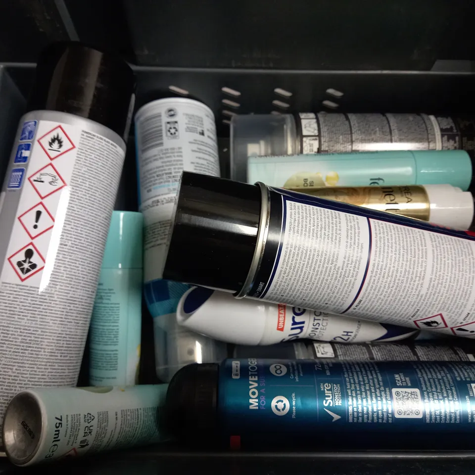 BOX OF APPROX 15 AEROSOLS INCLUDING UPOL SPRAY PAINT, LOREAL MEN EXPERT THERMIC RESIST ANTI PERSPIRANT AND MITCHUM DEOFORANT - COLLECTION ONLY