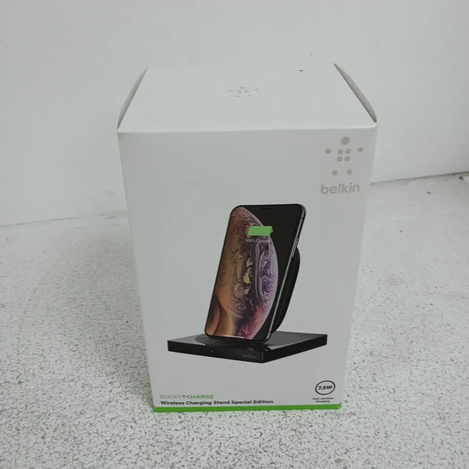 BOXED BELKIN BOOST CHARGE WIRELESS CHARGING STAND SPECIAL EDITION BLACK