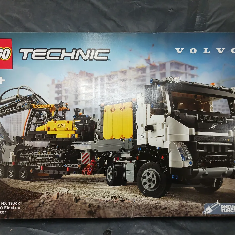 LEGO TECHNIC VOLVO FMX TRUCK & EC230 ELECTRIC EXCAVATOR 42175  RRP £170