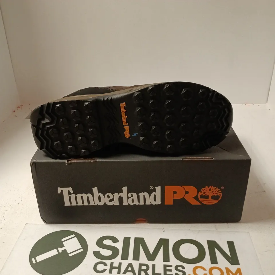 BOXED PAIR OF TIMBERLAND PRO SWITCHBACK LT STEEL SAFETY SHOE IN BLACK - UK 11