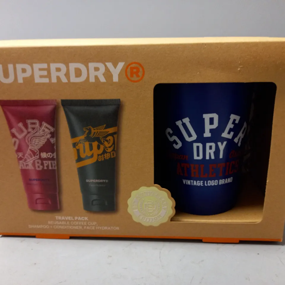 BOXED SUPERDRY TRAVEL PACK 