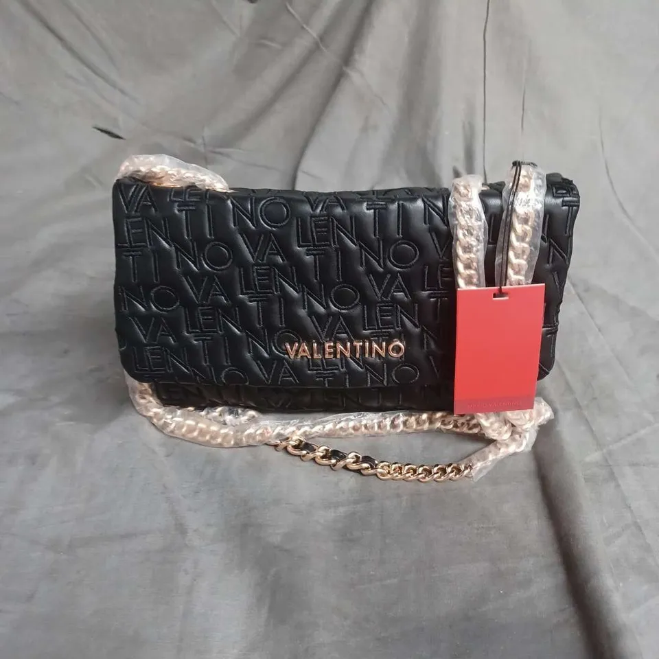 MARIO VALENTINO DRAM LOGO FLAP SHOULDER BAG IN BLACK