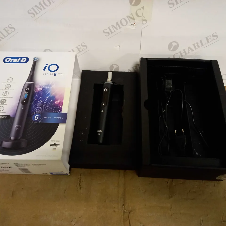 ORAL-B IO SERIES 8 TOOTHBRUSH