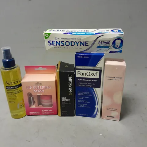 APPROXIMATELY 20 ASSORTED HEALTH & BEAUTY ITEMS TO INCLUDE - MANSCAPED CROP SOOTHER, SENSODYNE TOOTHPASTE AND AVEENO SKIN RELIEF BODY OIL