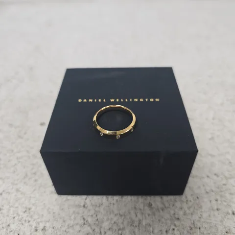 GOLD-TONE RING WITH PAVÉ STONES – DANIEL WELLINGTON BOX