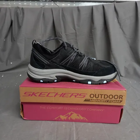 BOXED PAIR OF SKECHERS TREGO WATERPROOF HIKING BOOTS IN BLACK - SIZE 6