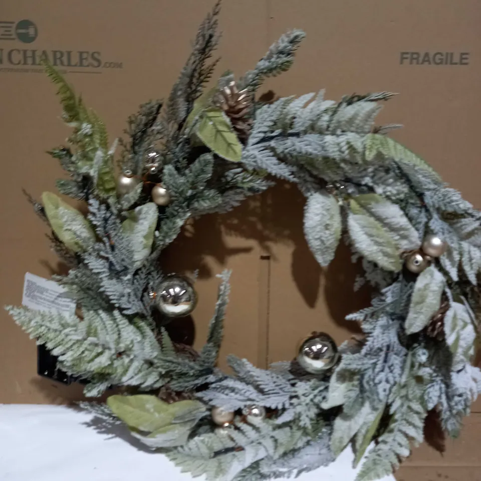 FROSTED PRE LIT CHRISTMAS WREATH -60CM