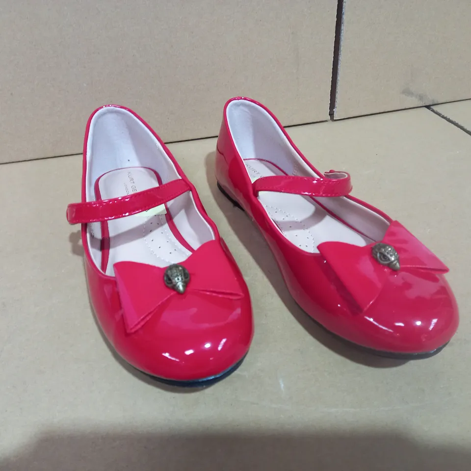 PAIR OF SIZE 34 RED KURT GEIGER SHOES 