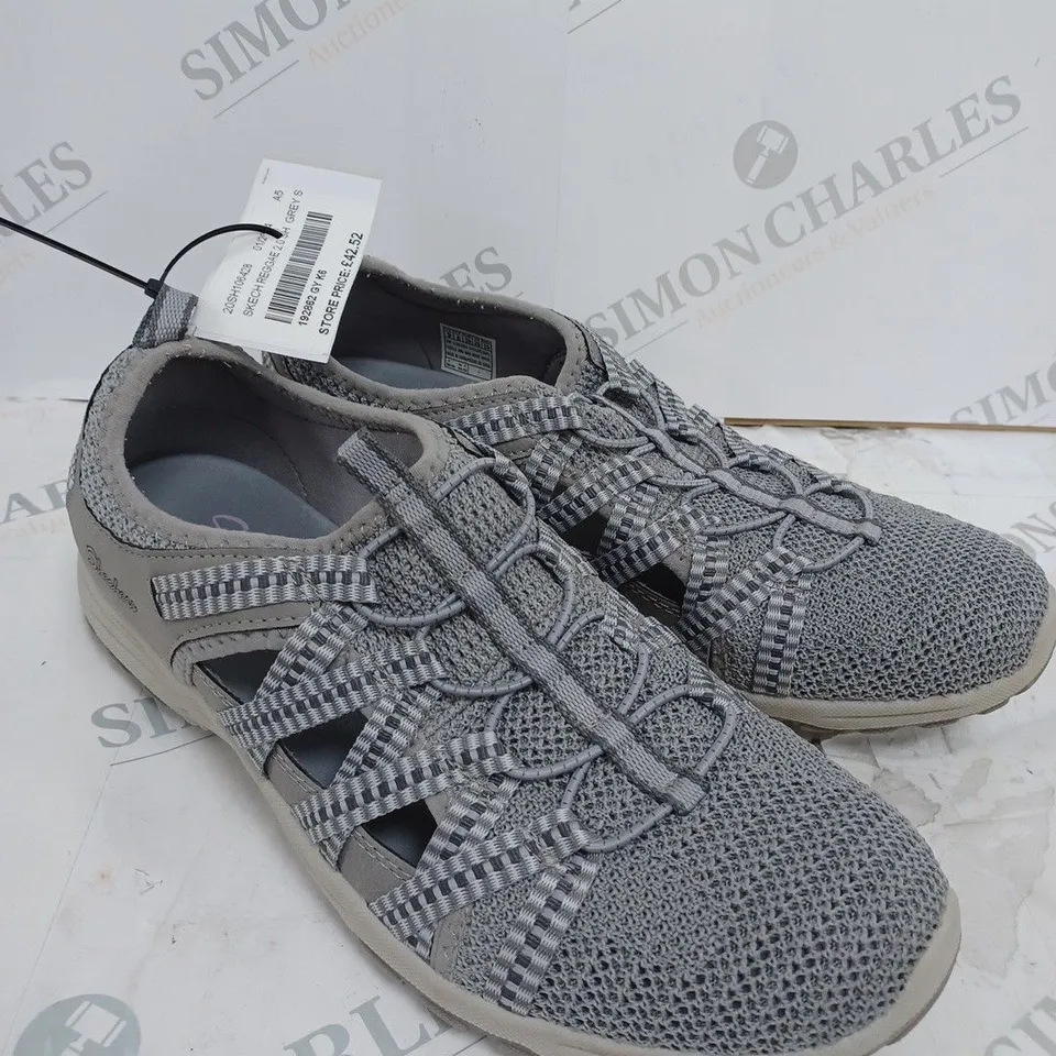 BOXED PAIR OF SKECHERS REGGAE FEST 2.0 FISHERMAN SHOES IN GREY SIZE 6