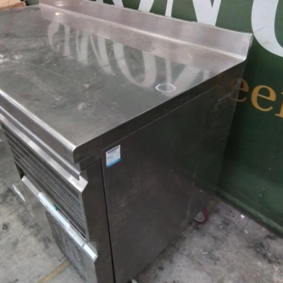 COMMERCIAL STAINLESS REFRIGERATED FOOD PREP COUNTER 