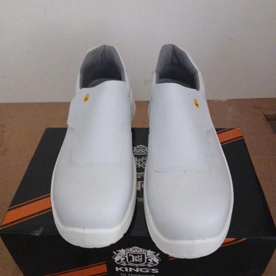 KING'S BY HONEYWELL WHITE SLIP-ON SAFETY SHOES – UK 6 (EU 39), MODEL KRS207EX