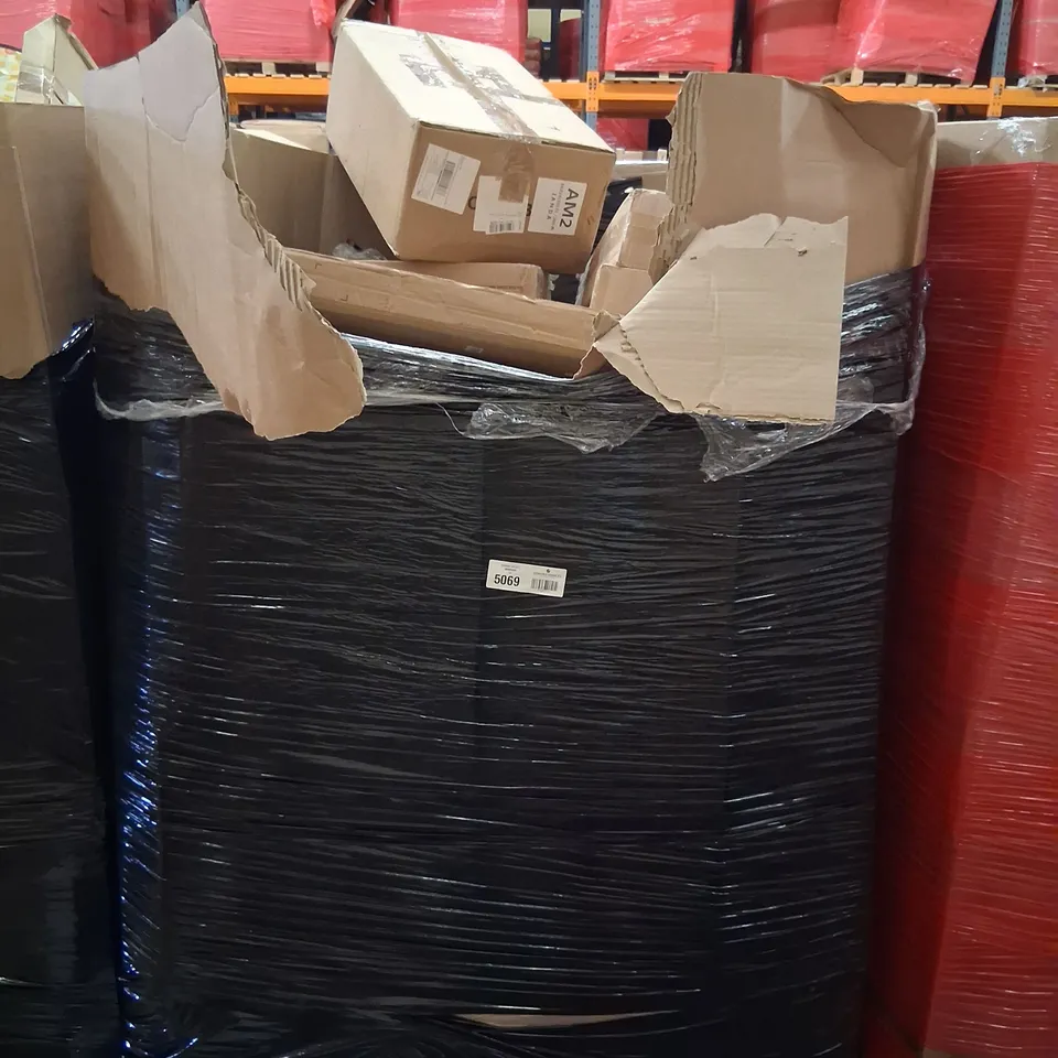 PALLET CONSISTING OF A LARGE QUANTITY OF ASSORTED HOUSEHOLD AND ELECTRICAL PRODUCTS AND ACCESSORIES TO INCLUDE;