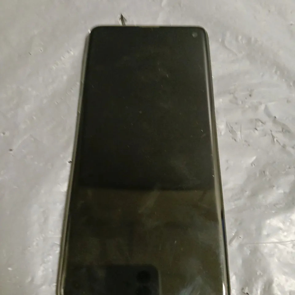 SAMSUNG GALAXY S10 SMARTPHONE