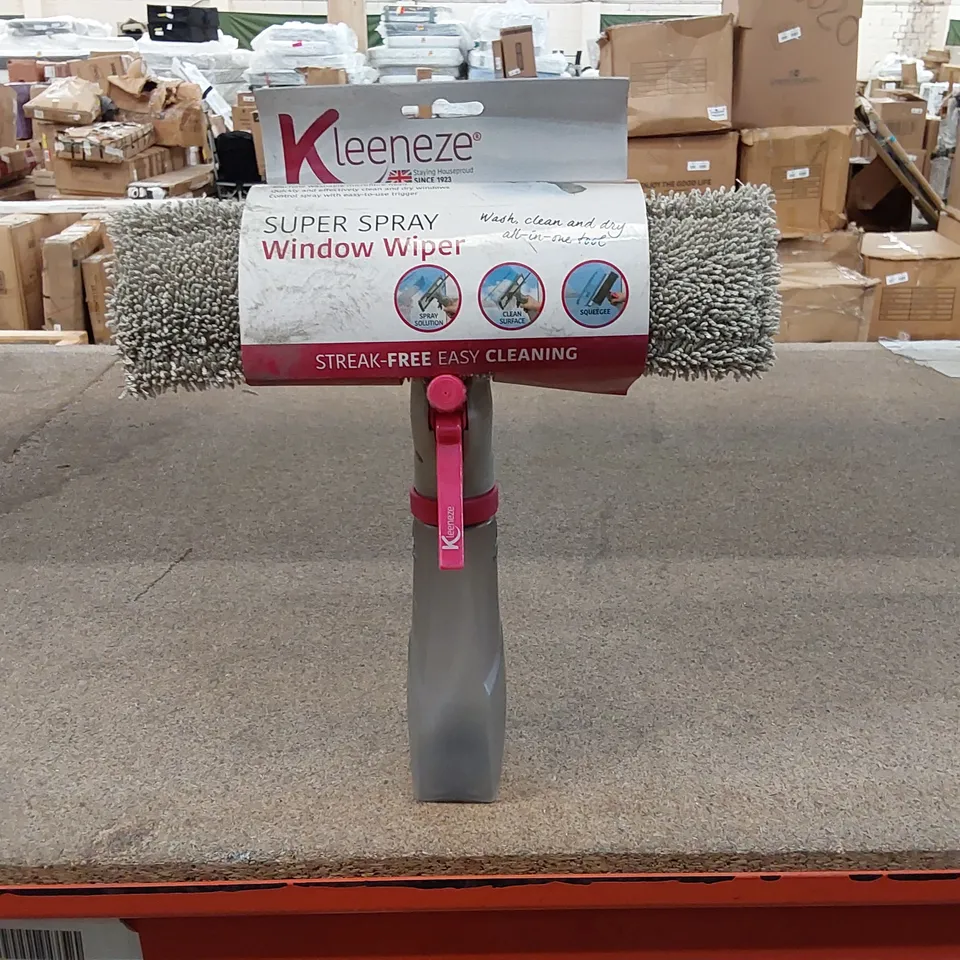 BRAND NEW KLEENEZE SUPER SPRAY WINDOW WIPER (1 ITEM)