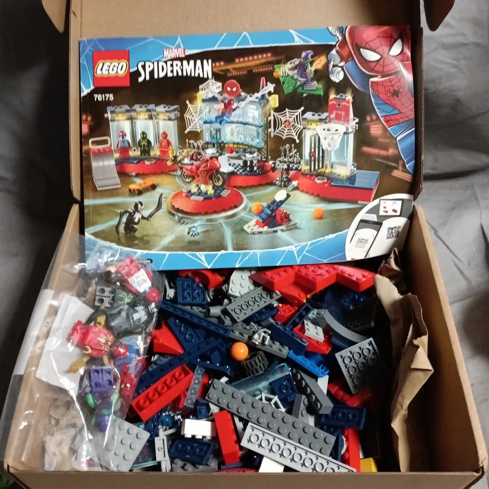 LOT OF LEGO FROM THE MARVEL SPIDER-MAN SET 76175