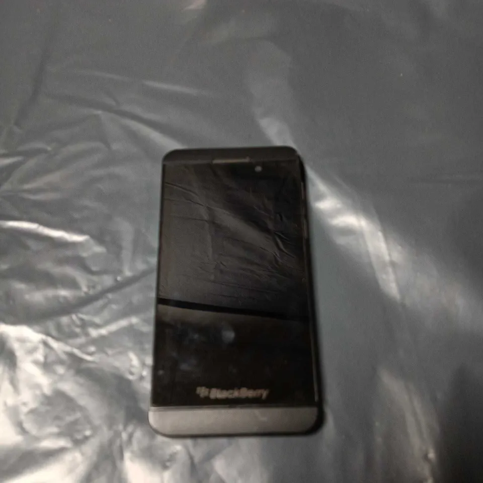 BLACKBERRY SMARTPHONE – BLACK