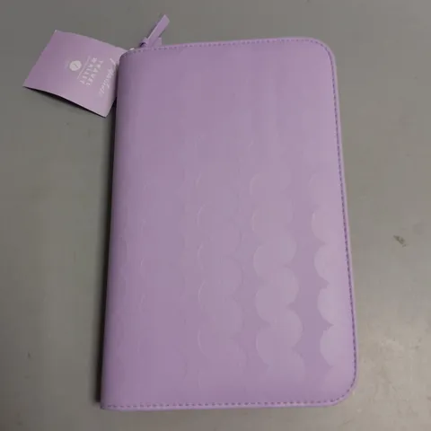 PAPERCHASE TRAVEL WALLET, 2024 DIARY AND PEN GIFT SET
