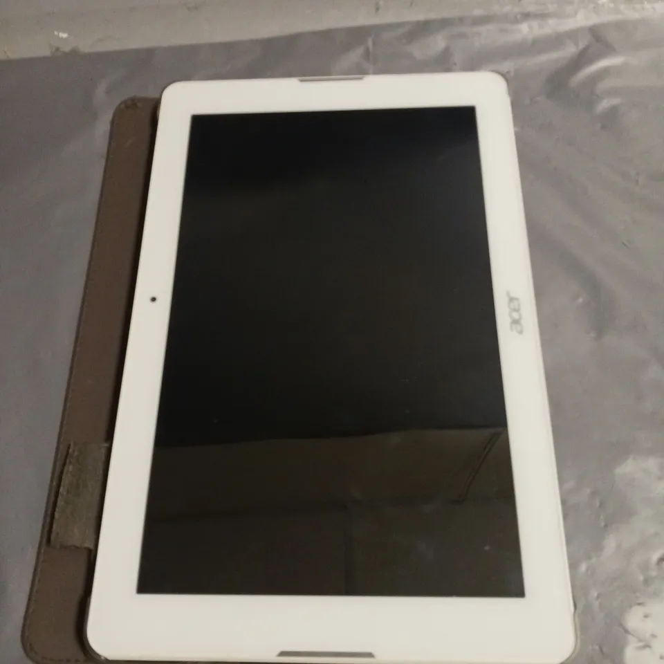 ACER ICONIA ONE 10 TABLET MODEL: A5008 IN WHITE