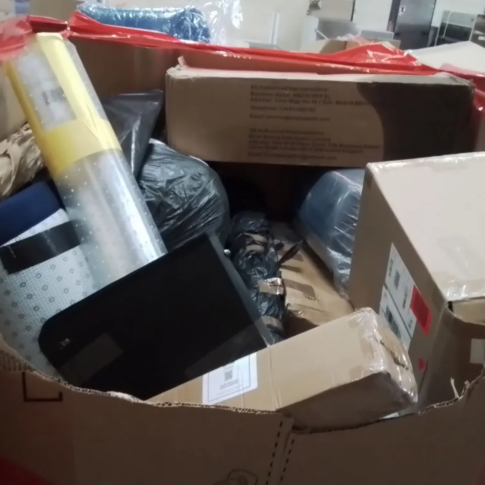 PALLET OF ASSORTED HOUSEHOLD GOODS AND PRODUCTS TO INCLUDE;BAR CLAMPS,MAT,DESK