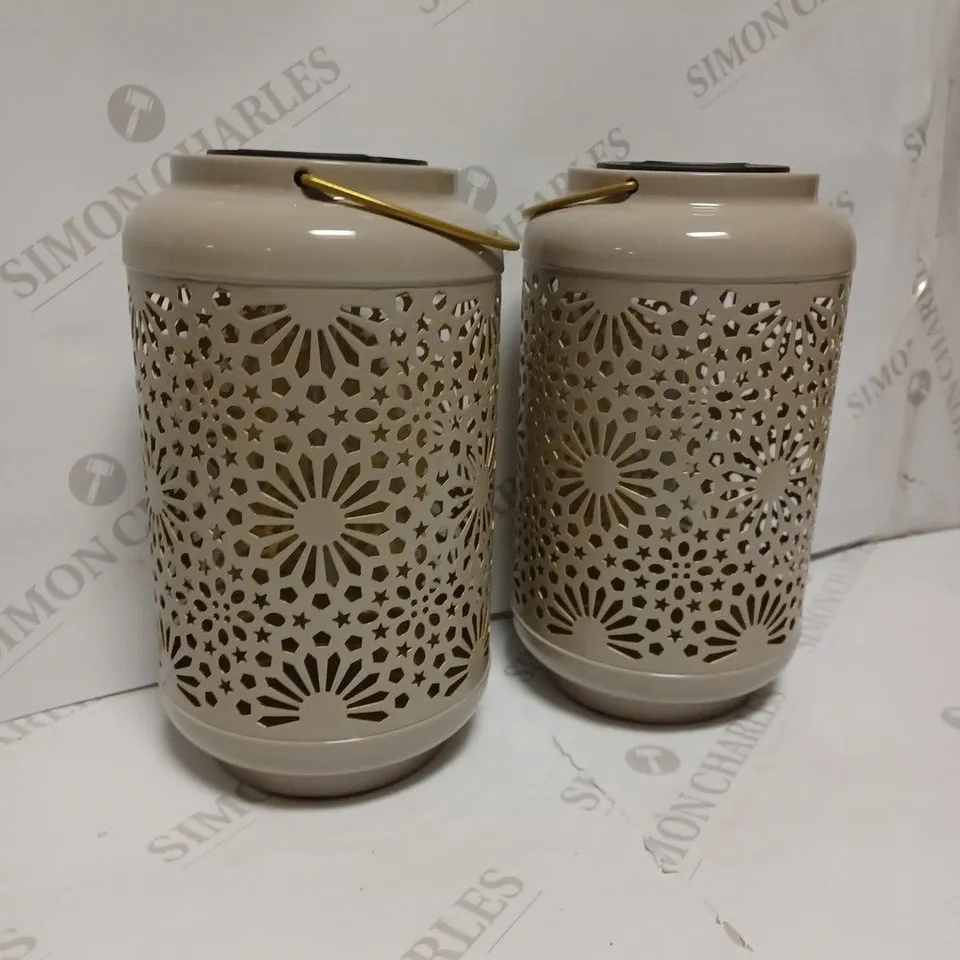 GARDEN REFLECTIONS SET OF 2 PATTERNED SOLAR LANTERNS, FLOWER