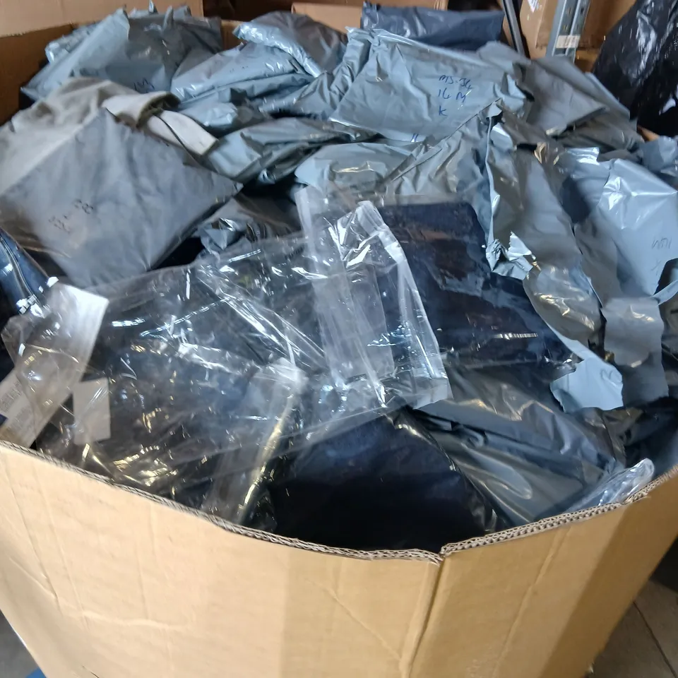 PALLET OF APPROXIMATELY 700 ITEMS OF ASSORTED MARKS AND SPENCER CROPPED JEANS, ECRU, BLACK, BERRY AND KHAKI