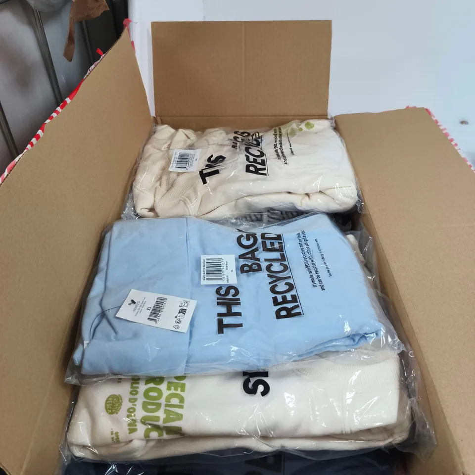 BOX OF APPROXIMATELY 20 ASSORTED CLOTHING ITEMS TO INCLUDE DREAMY SOFT ROLL WAIST PANT VIOLET BLUE XL, SCOOP HALTER BIKINI TOP ETC