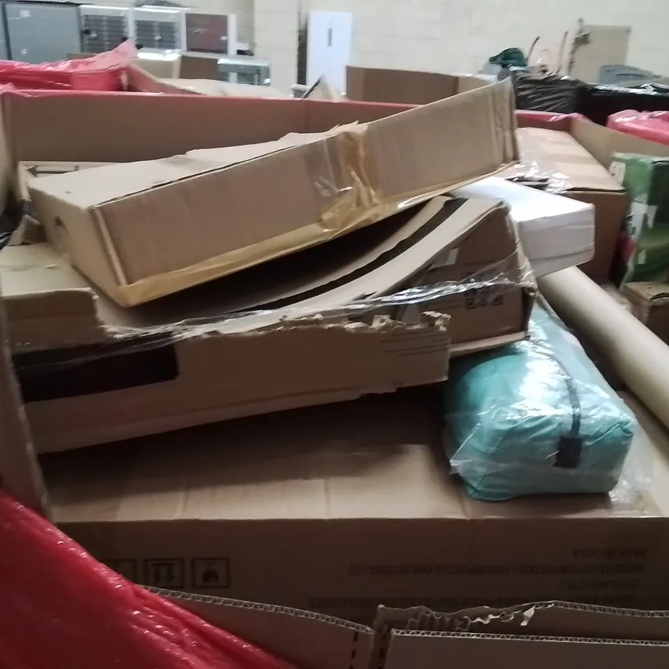 PALLET OF ASSORTED HOUSEHOLD GOODS AND PRODUCTS TO INCLUDE;SUITCASE,RETRACTABLE SAFETY GATE,FULL LENGTH MIRROR