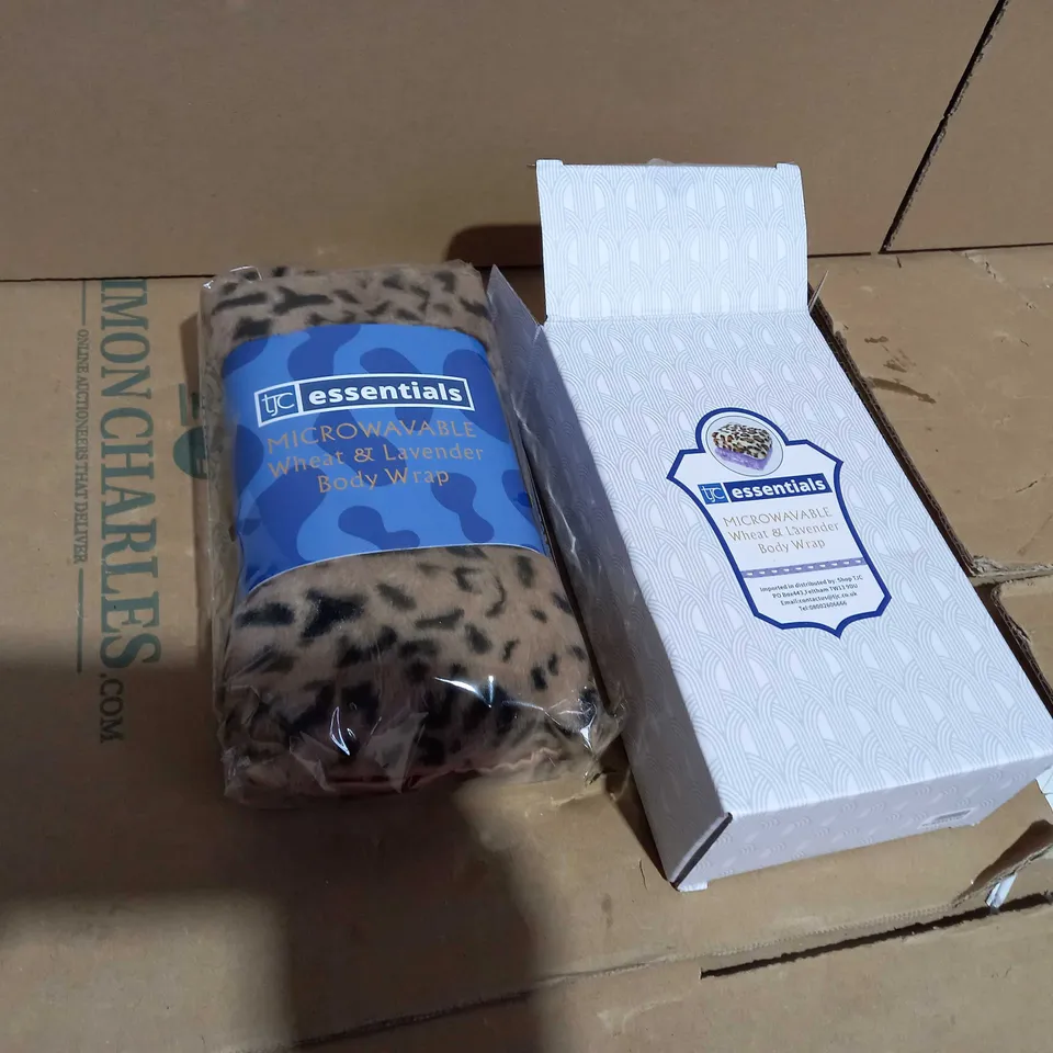 ESSENTIALS MICROWAVABLE WHEAT AND LAVENDER BODY WRAP