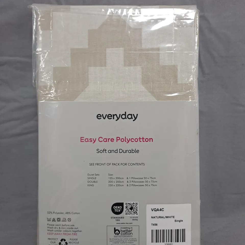 EVERYDAY EASY CARE POLYCOTTON SINGLE DUVET COVER SET – NATURAL/WHITE