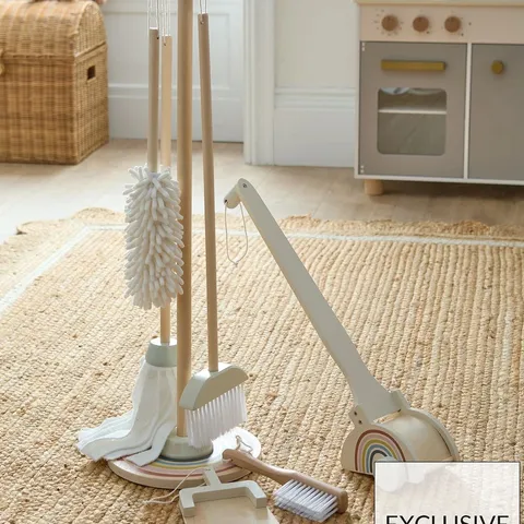 ACORN WOODEN CLEANING SET FOR KIDS