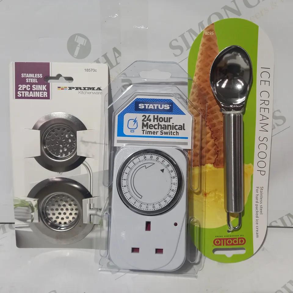 LOT OF APPROXIMATELY 10 ASSORTED HOUSEHOLD ITEMS TO INCLUDE ICE CREAM SCOOP, 24 HOUR MECHANICAL TIMER SWITCH, 2PC SINK STRAINER, ETC