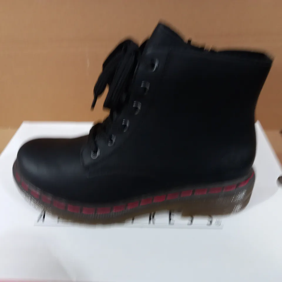 RIEKER LACE ANKLE BOOTS BLACK - SIZE 5