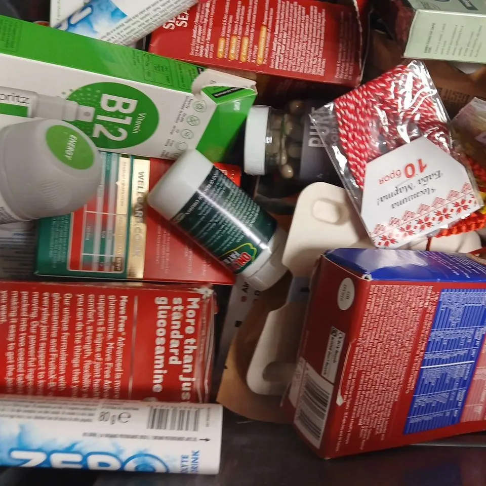 APPROXIMATELY 15 ASSORTED HEALTH AND VITAMIN PRODUCTS TO INCLUDE BETTERVITS, WELLBABY, ETC - COLLECTION ONLY